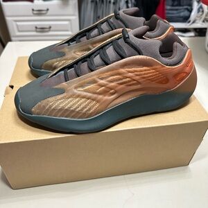 YEEZY 700 V3 Copper Fade